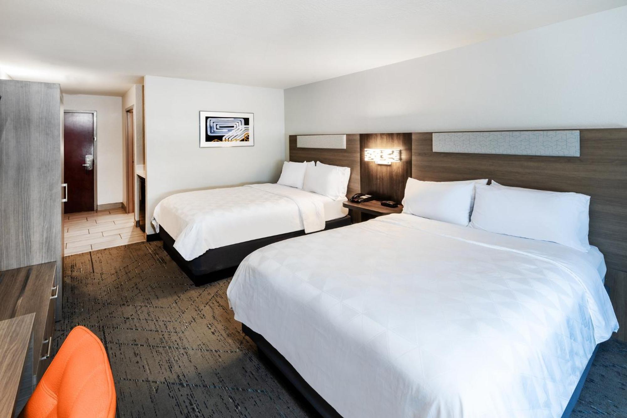 Standard Room with Two Queen Beds
